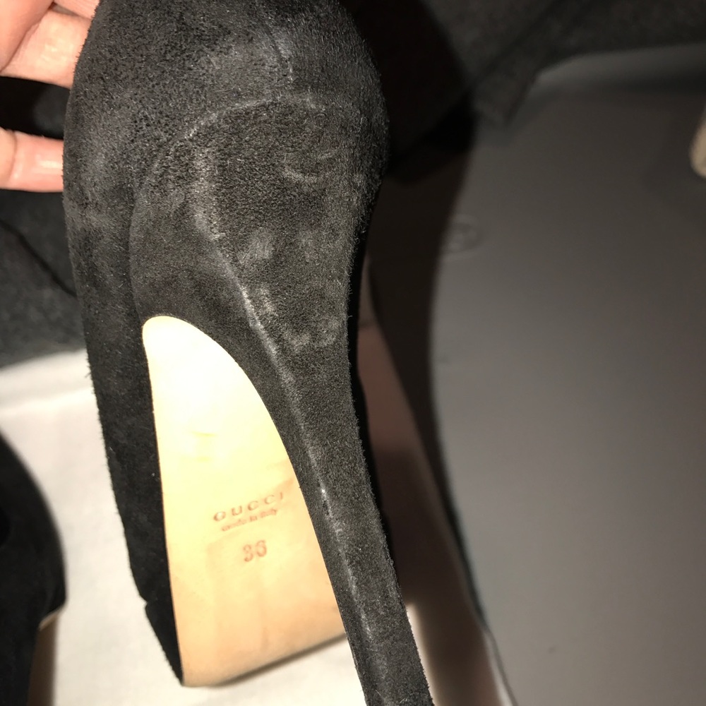 Suede Plain Pump. - image 3